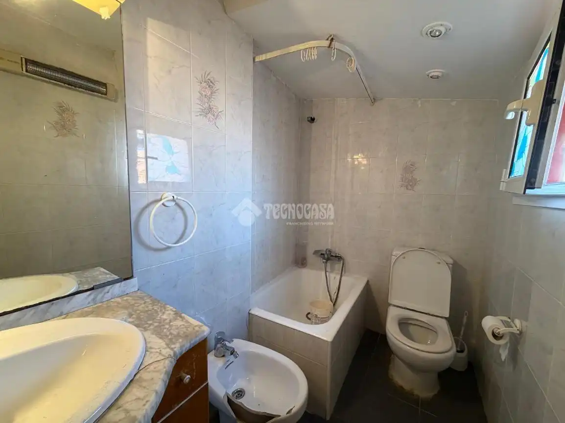 Badezimmer von Wohnung zum Verkauf in Castro-Urdiales mit Heizung