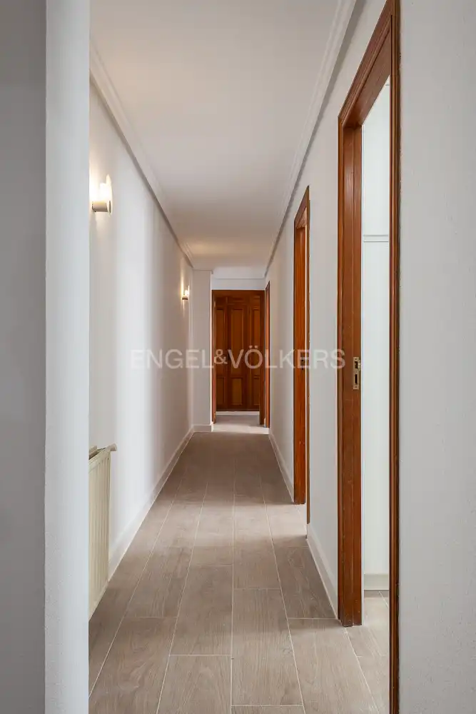 Wohnung zur Miete in Valencia mit Klimaanlage, Heizung und Terrasse
