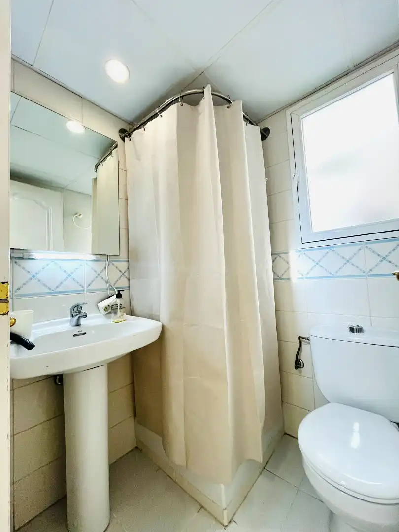 Baño de Piso en venta en Málaga con Aire acondicionado, Calefacción y Amueblado