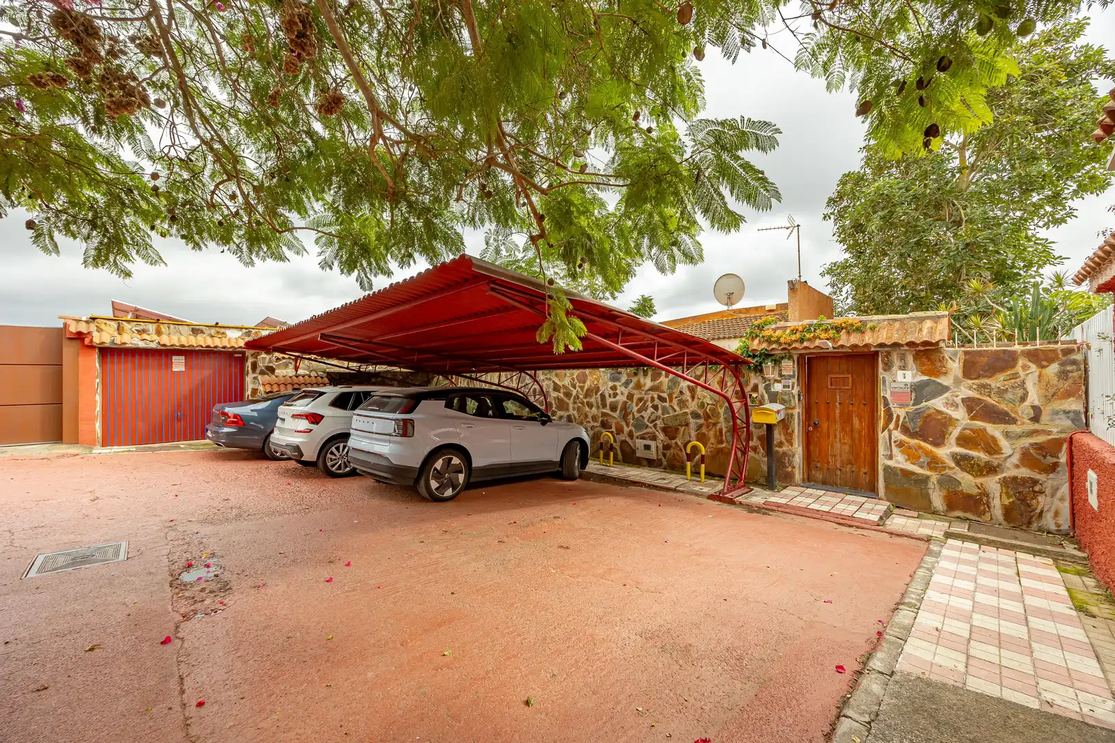 Aparcament de Casa o xalet en venda en Santa Brígida amb Jardí privat, Terrassa i Traster