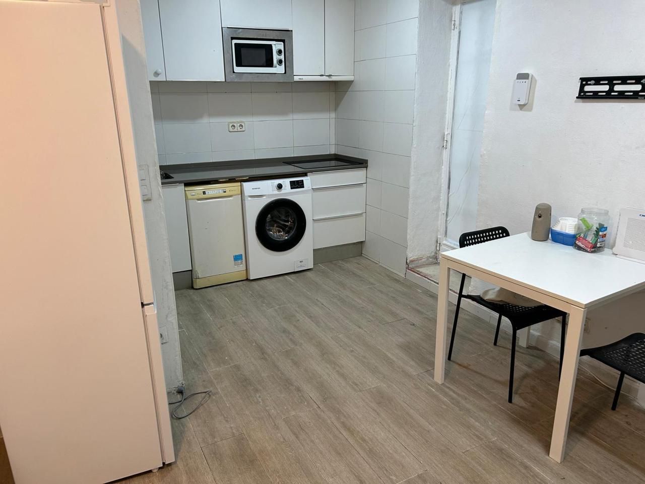 Cuina de Planta baixa en venda en  Barcelona Capital amb Moblat