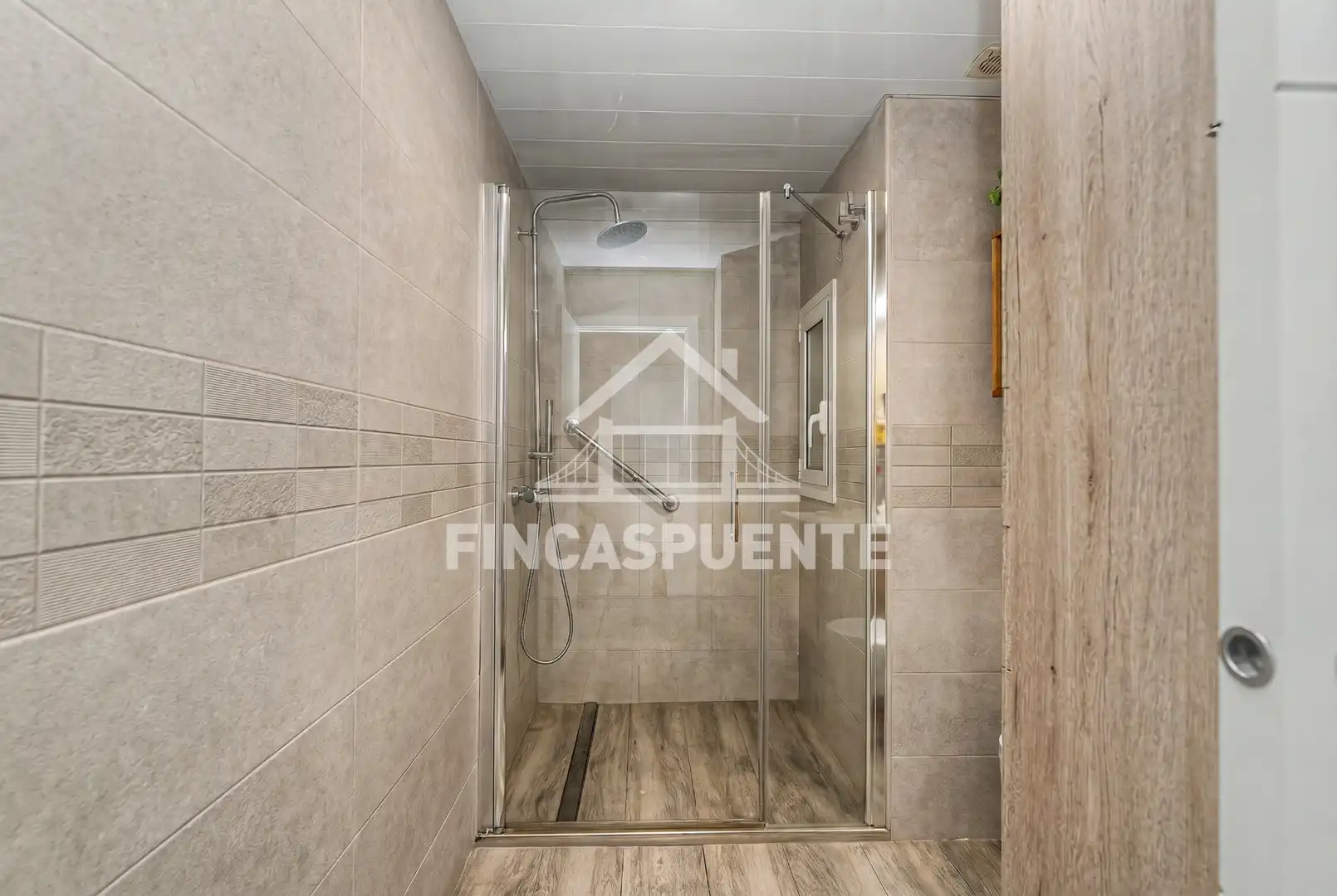 Piso en venta en El Camp de l'Arpa del Clot