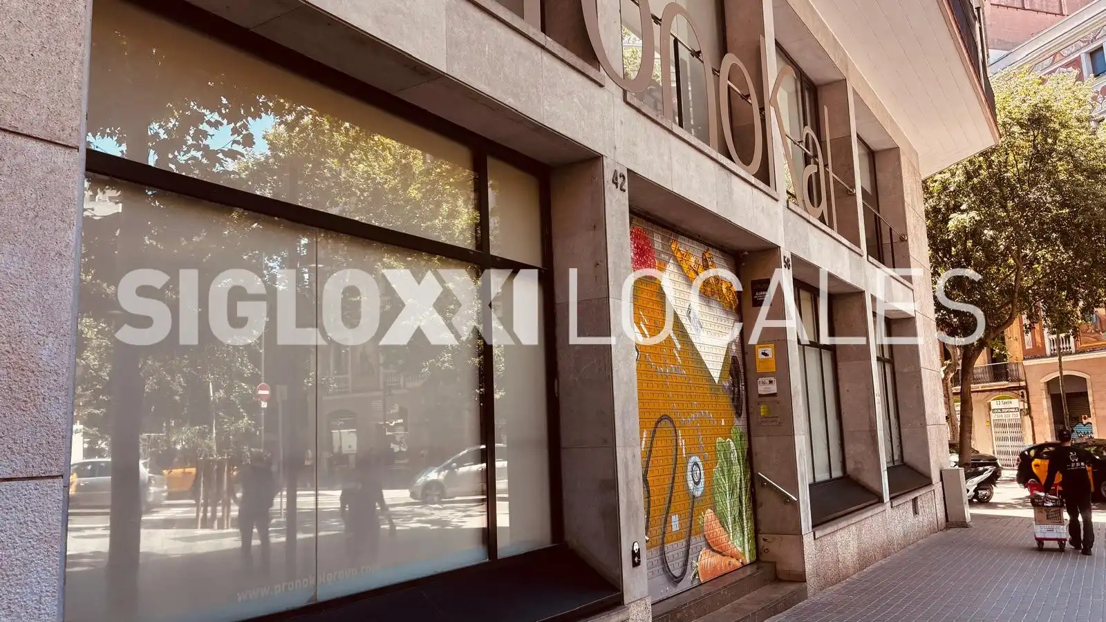Vista exterior de Local de alquiler en Barcelona con Aire acondicionado