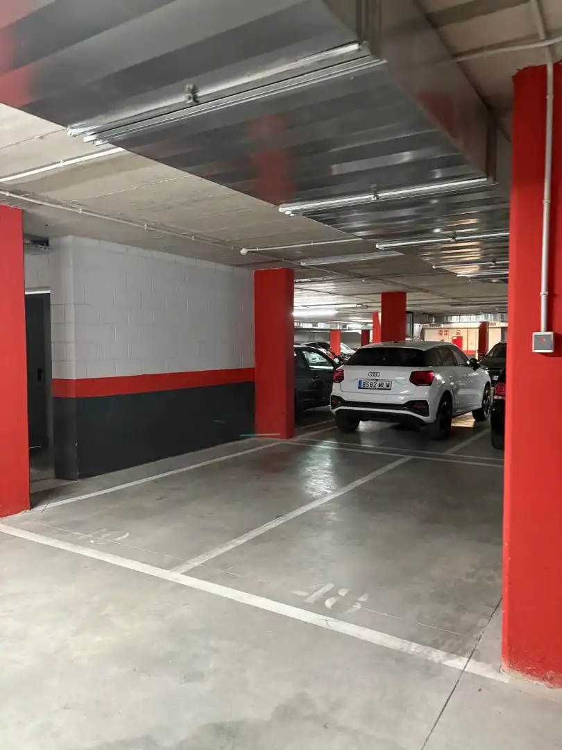 Einzelparkplatz mit Aufzug zur Miete in Avinguda de Can Bellet 43, imagen 3