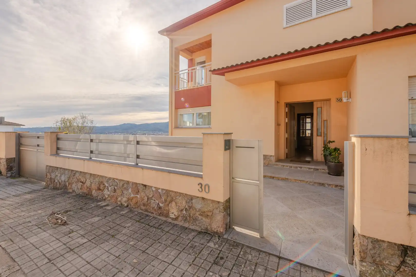 Vista exterior de Casa o chalet en venta en Banyoles con Terraza, Piscina y Balcón