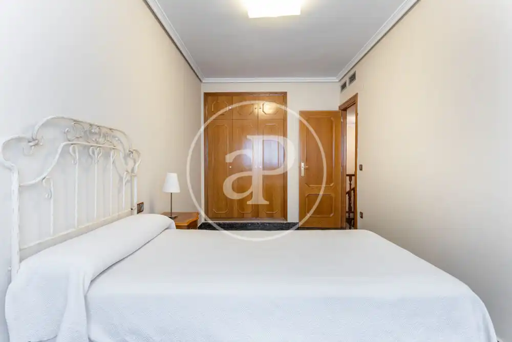 Habitación de Dúplex de alquiler en Burjassot con Aire acondicionado, Calefacción y Amueblado