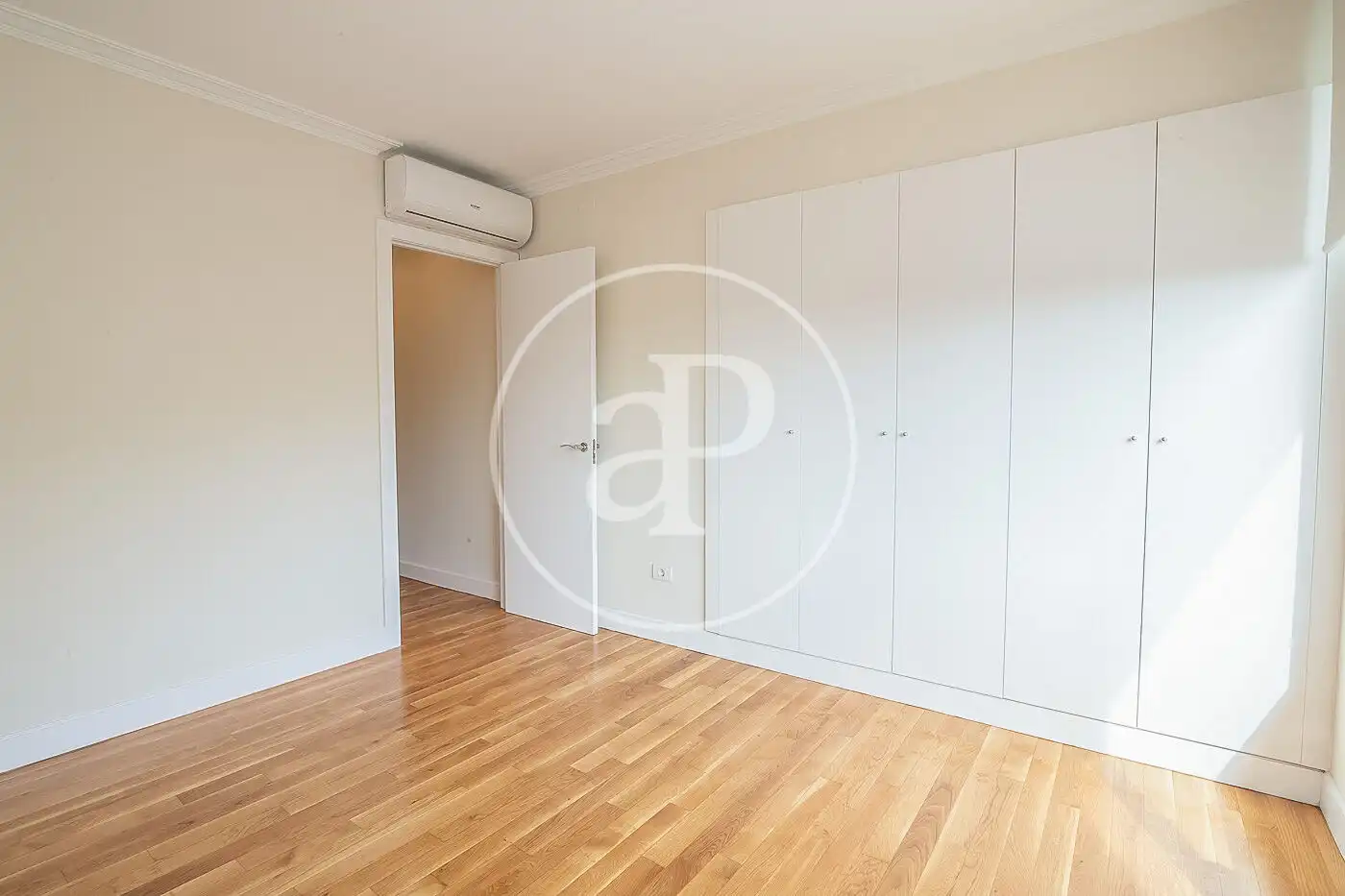 Bedroom of Houses for rent in Barcelona  with Air Conditioner, Heating and Private garden