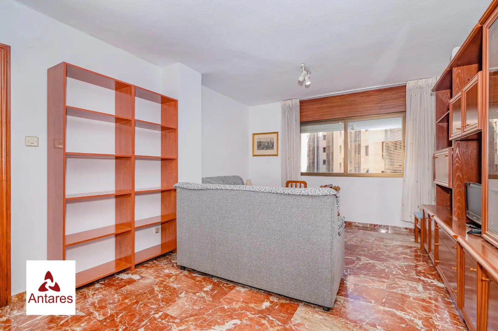 Sala de estar de Piso en venta en Granada con Calefacción y Amueblado