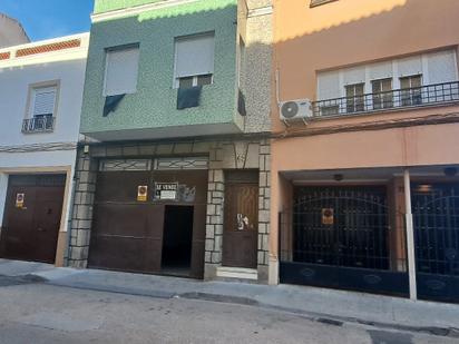 Vista exterior de Casa o xalet en venda en Tomelloso amb Terrassa