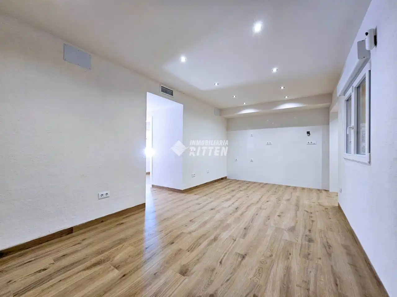 Houses for sale in Cartagena  with Air Conditioner and Terrace