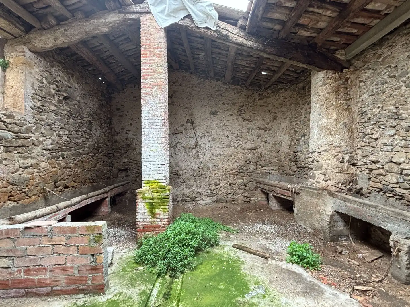 Finca rústica en venda en Juià amb Jardí privat