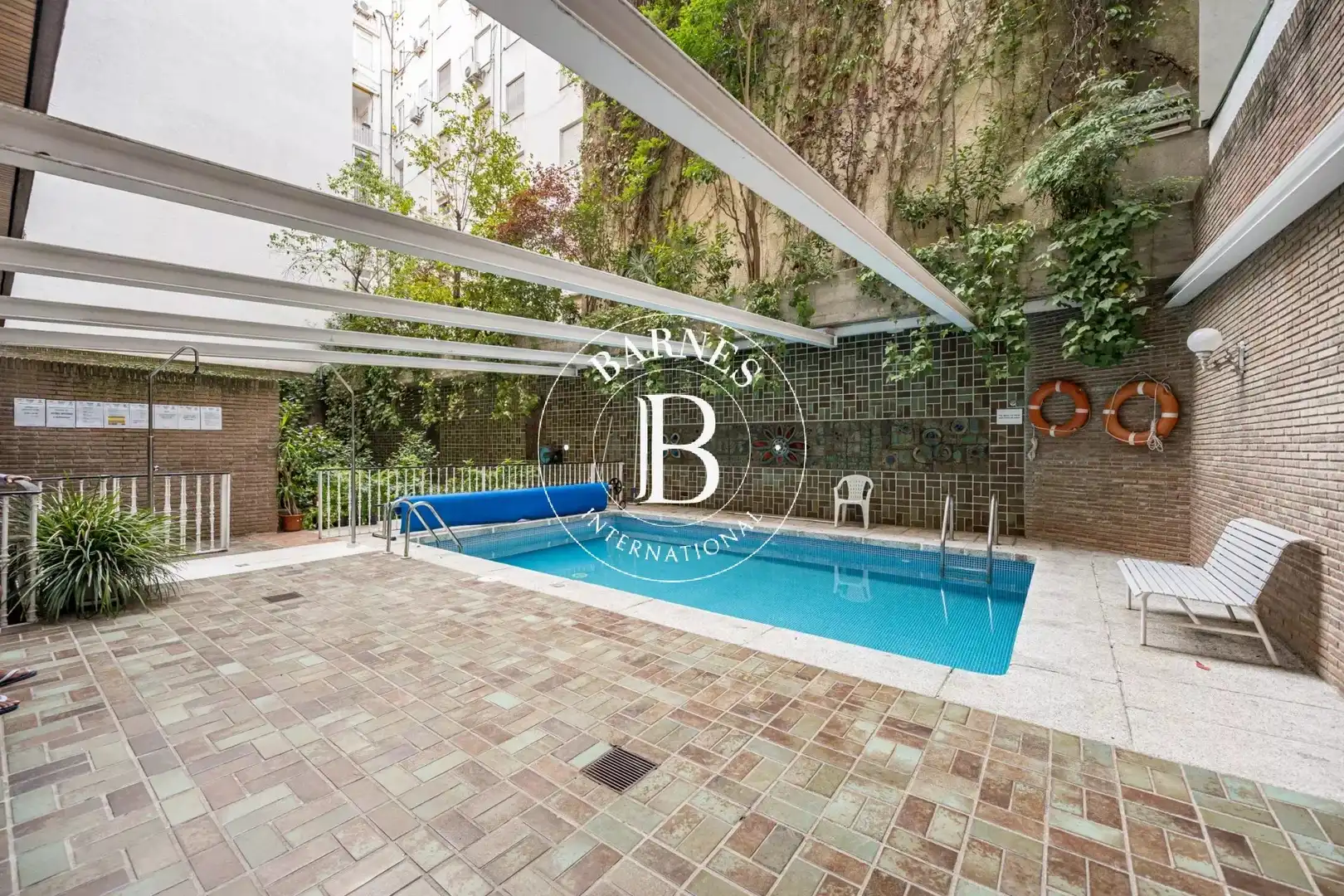 Swimming pool of Flat for rent in Madrid  with Air Conditioner, Heating and Private garden