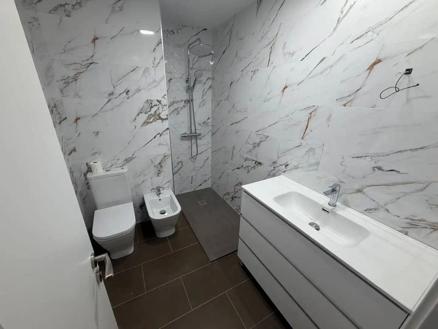 Baño de Piso en venta en Parla con Terraza
