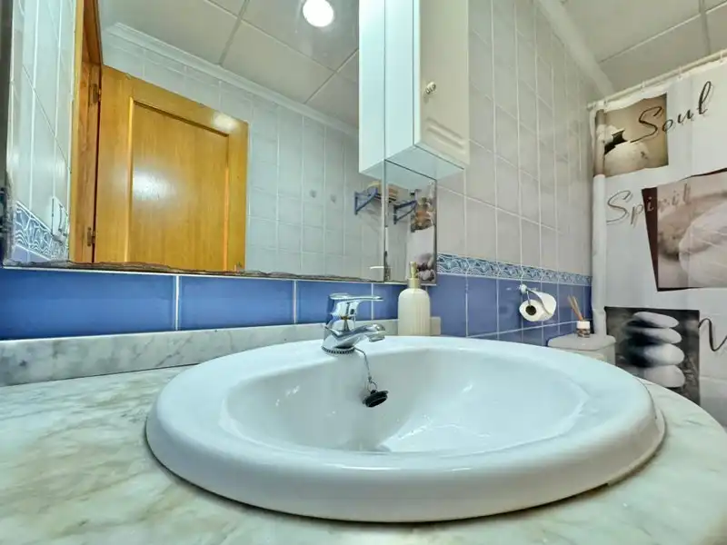 Bathroom of Flat for sale in Benejúzar  with Storage room and Furnished