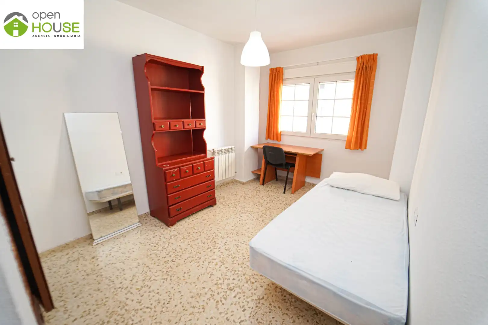 Bedroom of Flat for rent in Granada  with Heating, Furnished and Oven