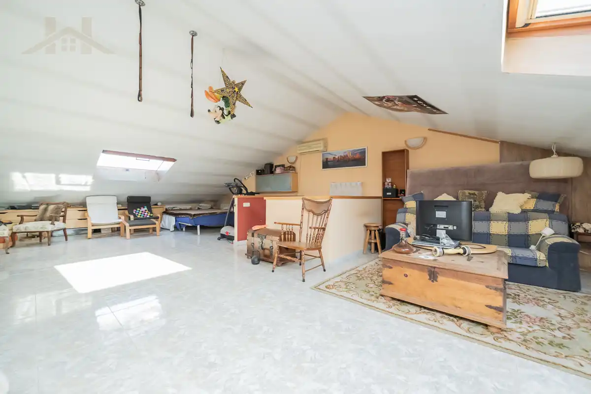 Casa aparellada amb terrassa en venda a Calle Sierra de Gredos 64, imagen 39