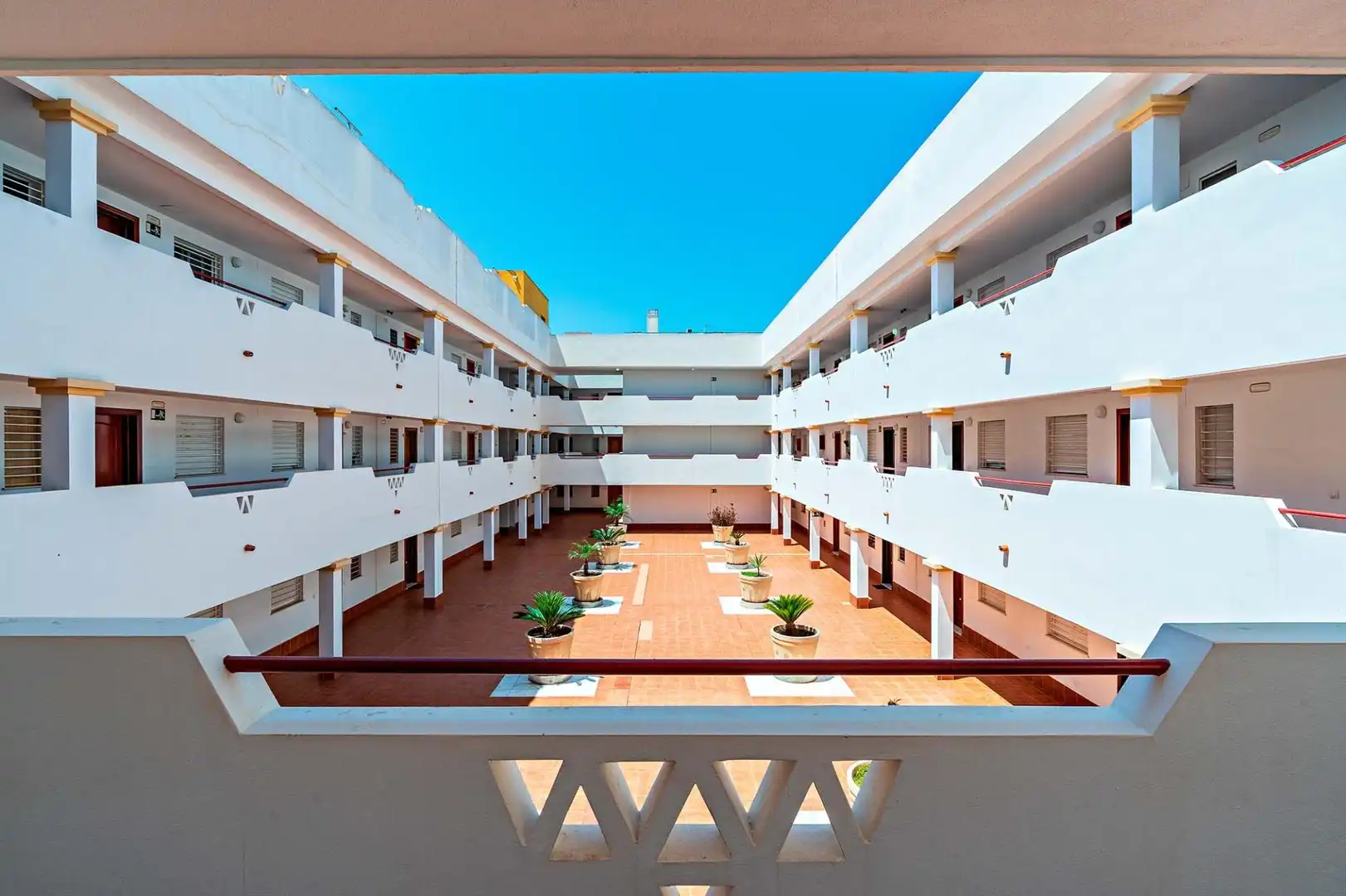 Vista exterior de Pis en venda en El Ejido amb Terrassa, Moblat i Piscina comunitària