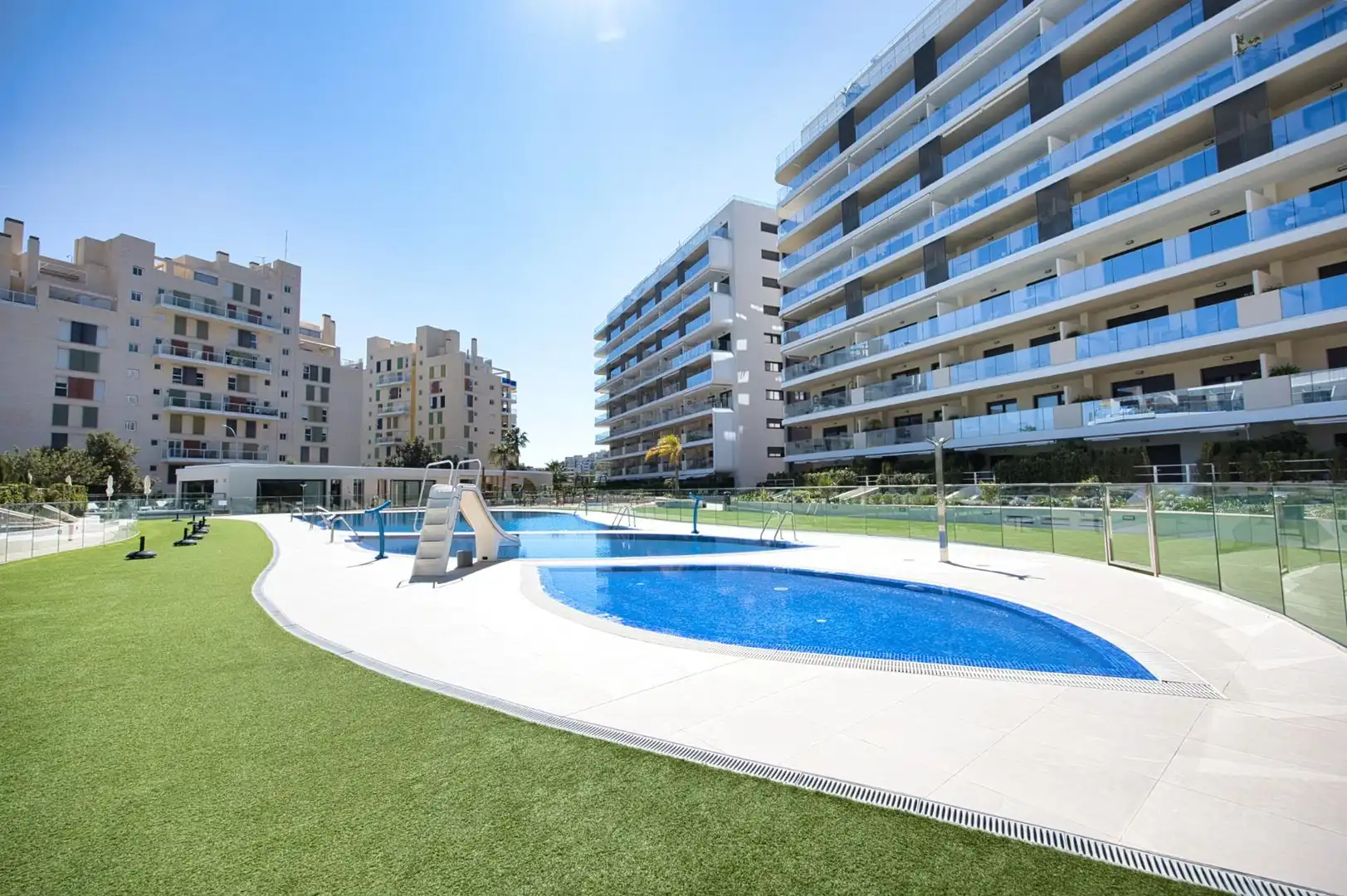 Piscina de Pis en venda en Alicante / Alacant amb Aire condicionat, Terrassa i Traster