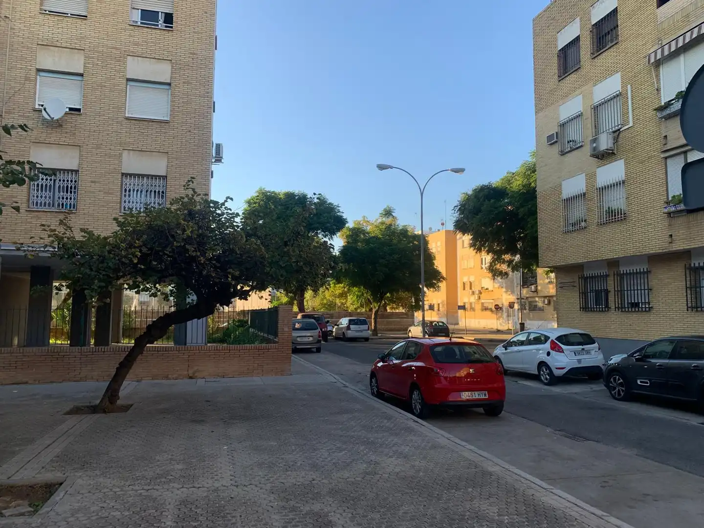Exterior view of Flat for sale in Sevilla  with Air Conditioner and Furnished