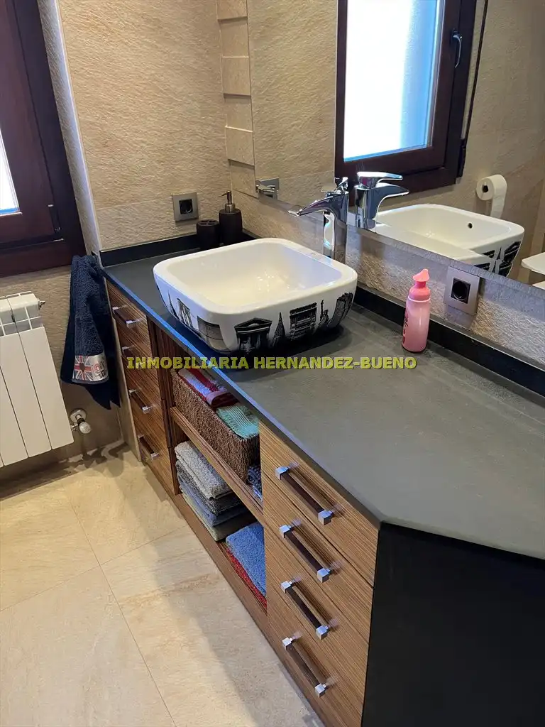 Baño de Casa o chalet en venta en Carbajosa de la Sagrada con Aire acondicionado, Calefacción y Jardín privado