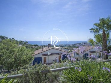 Casa amb piscina en venda a Carrer del Roc Florit