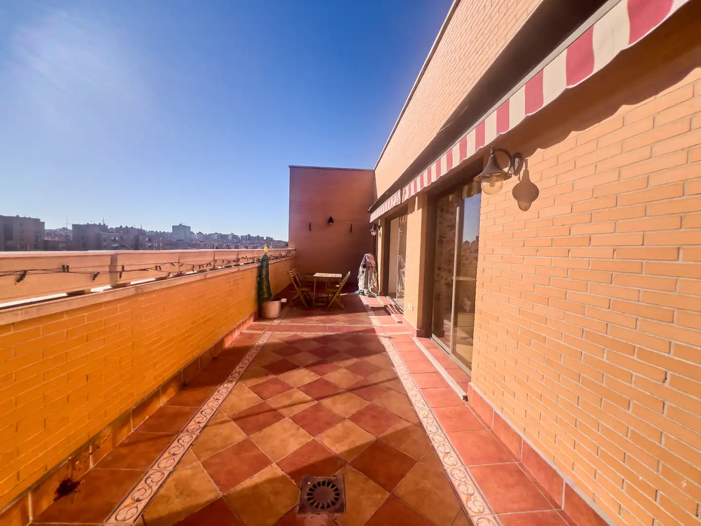 Terrassa de Àtic en venda en Madrid amb Aire condicionat, Calefacció i Jardí privat