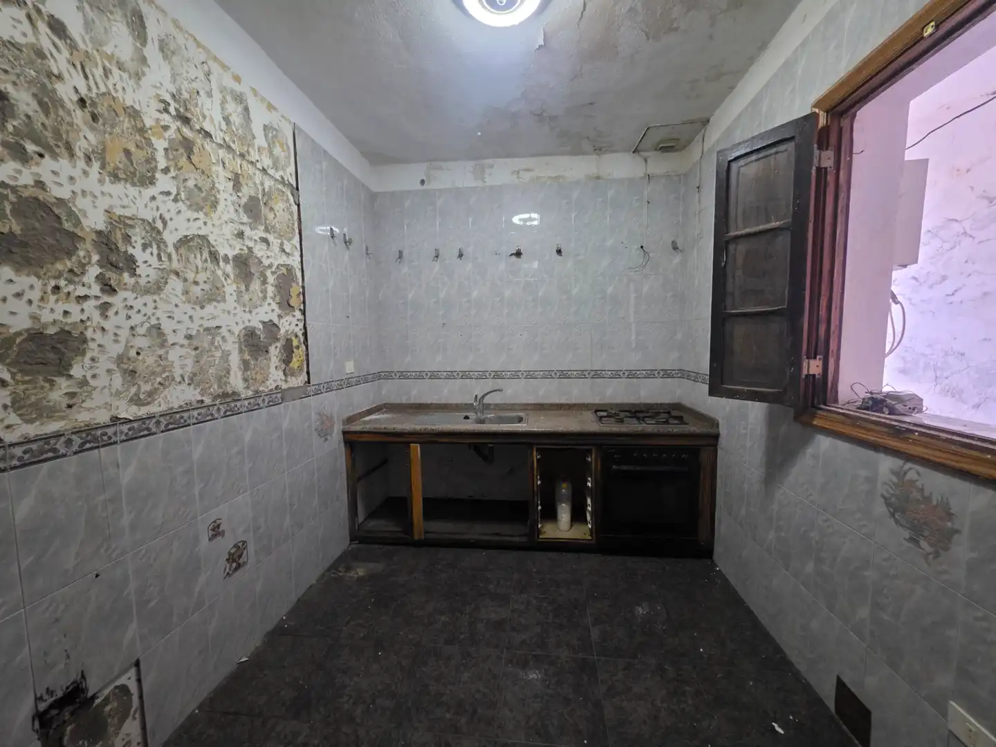 Cuina de Casa o xalet en venda en El Tanque amb Jardí privat i Moblat