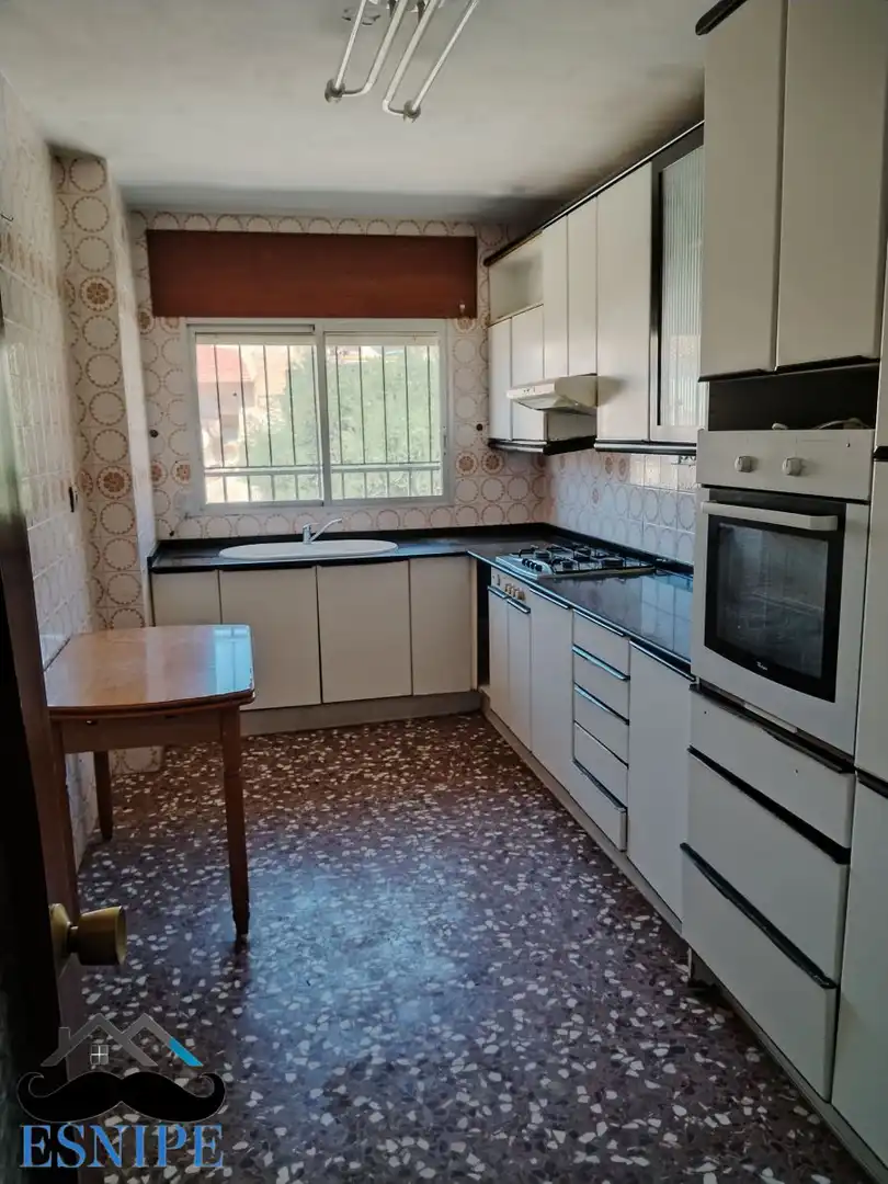 Küche von Wohnung zum Verkauf in Archena mit Klimaanlage und Balkon
