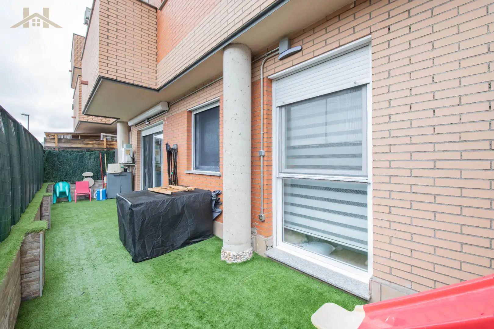 Vista exterior de Piso en venta en Loeches con Aire acondicionado, Calefacción y Jardín privado