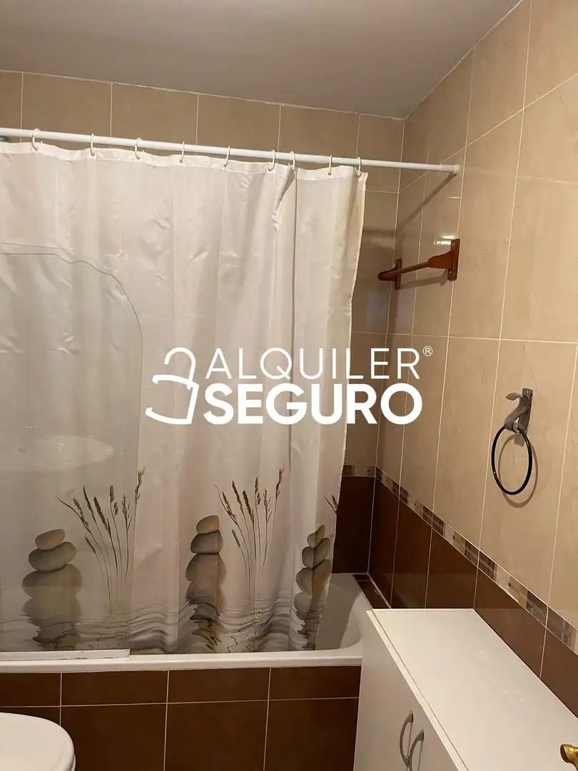 Bany de Casa o xalet de lloguer en Belmonte de Tajo amb Calefacció