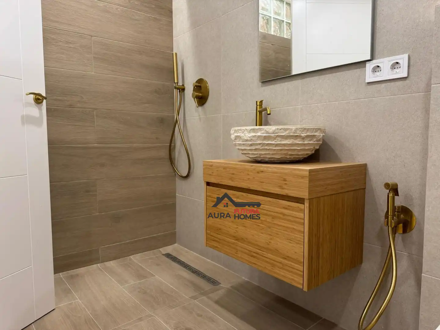Baño de Piso en venta en Castelldefels con Aire acondicionado y Horno