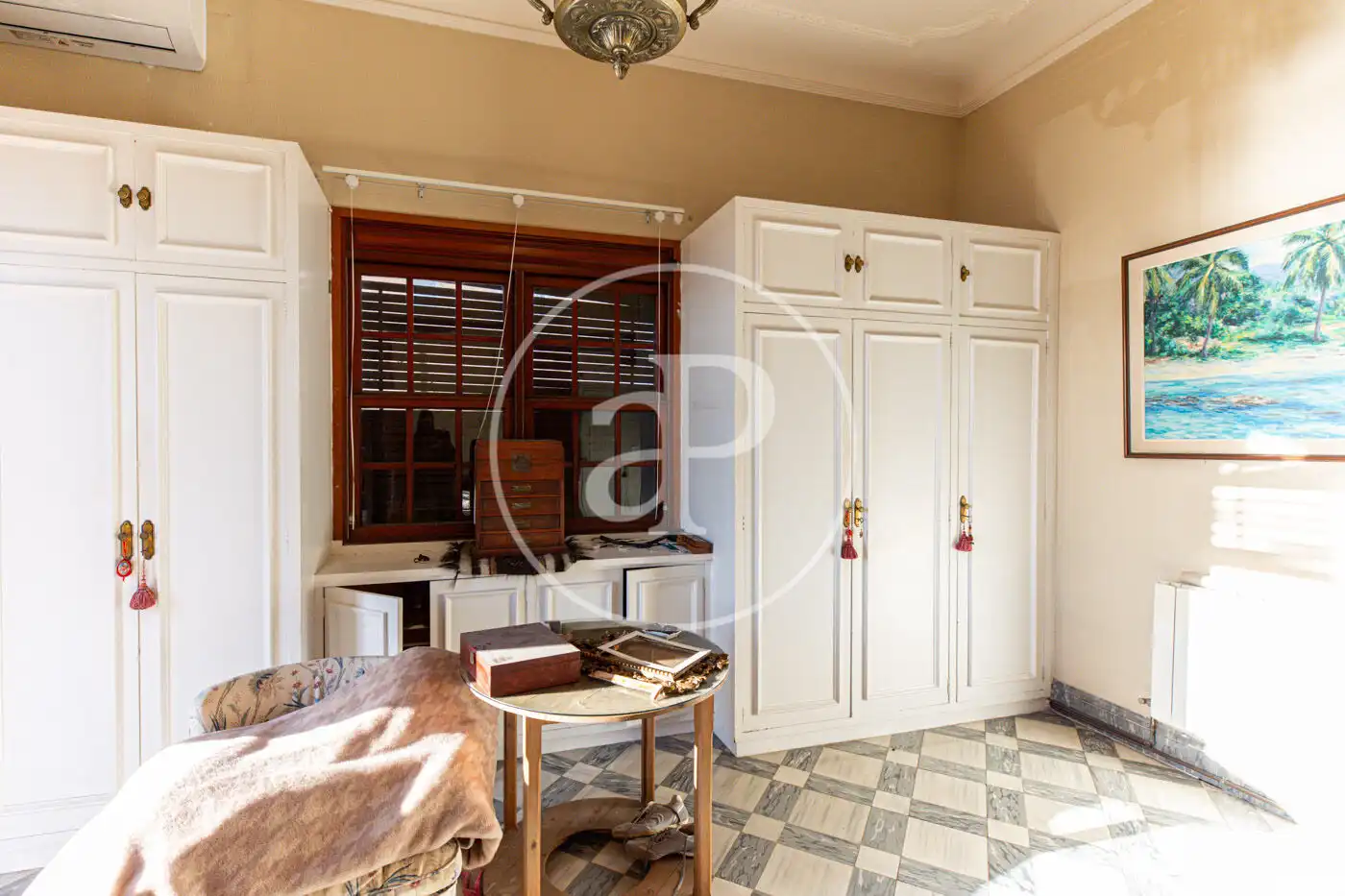 Houses for sale in Carrer de Victorio Luzuriaga, Sant Agustí