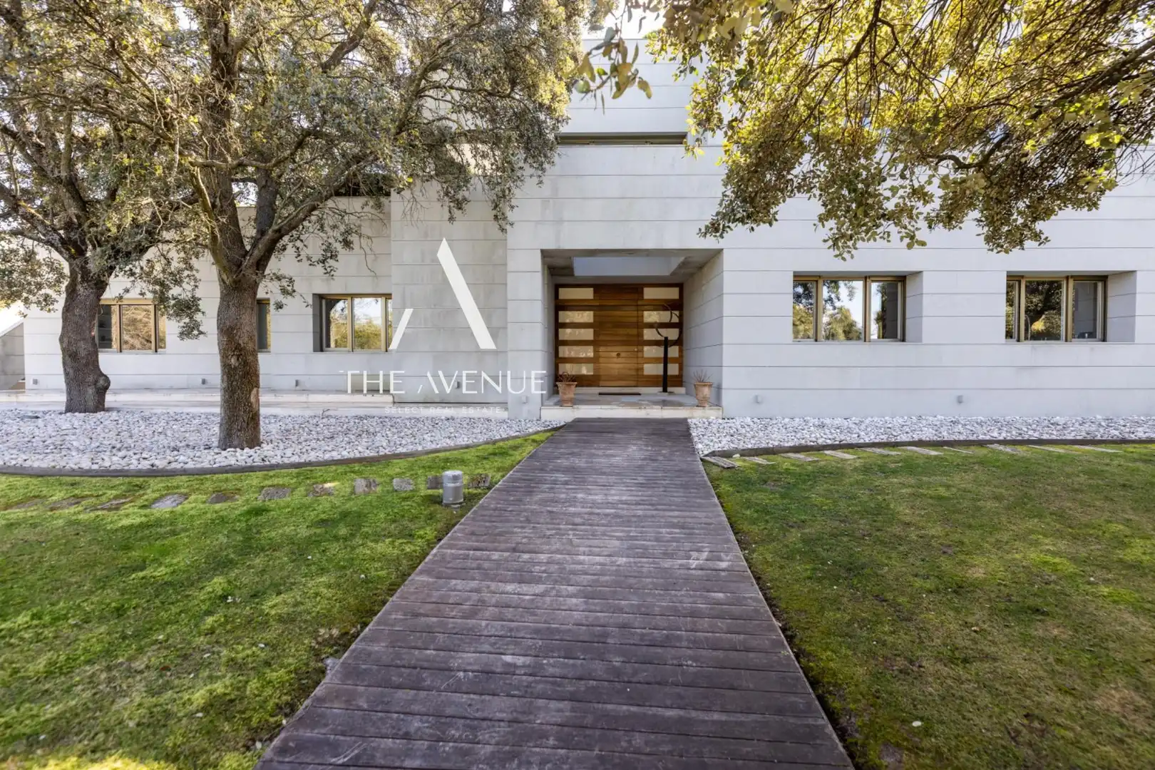 Vista exterior de Casa o xalet en venda en Pozuelo de Alarcón amb Aire condicionat, Calefacció i Jardí privat