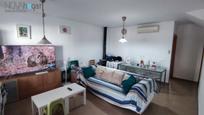 Sala d'estar de Casa adosada en venda en Álora amb Aire condicionat i Terrassa