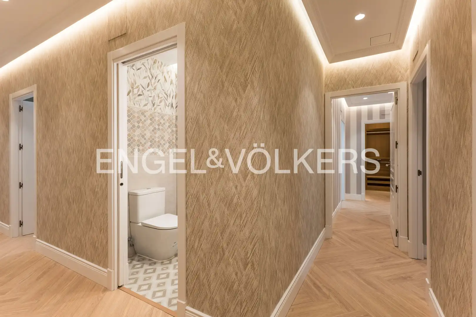 Piso con ascensor en venta en Calle de Guzmán el Bueno, imagen 38