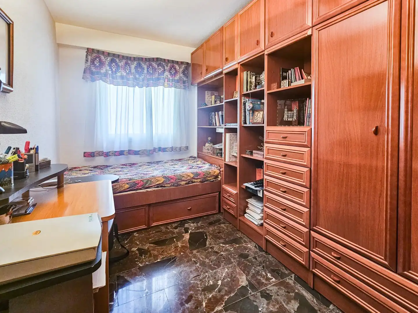 Piso en venta en Calle Manuel Caballero Venzalá, Renfe - Bulevar 1ª y 2ª Fase