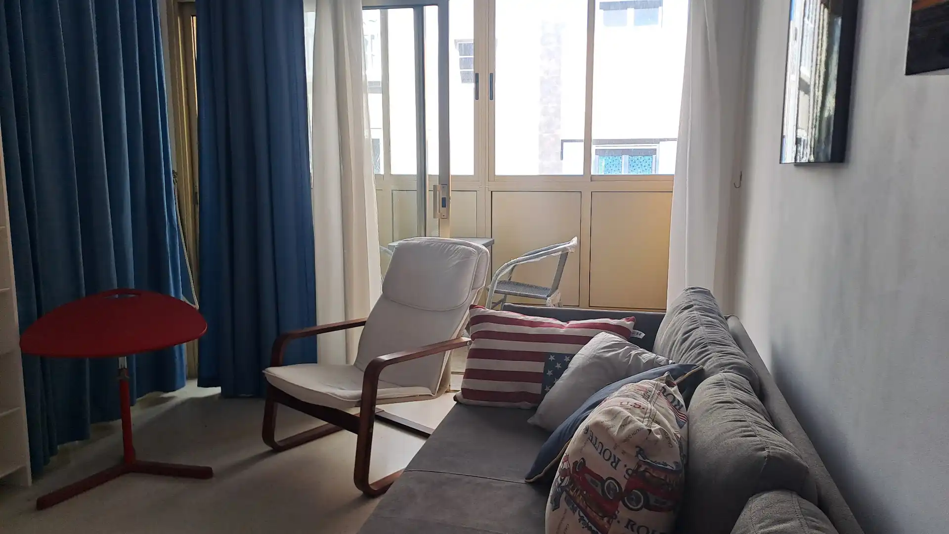 Sala de estar de Apartamento de alquiler en Las Palmas de Gran Canaria con Amueblado, Lavadora y Balcón