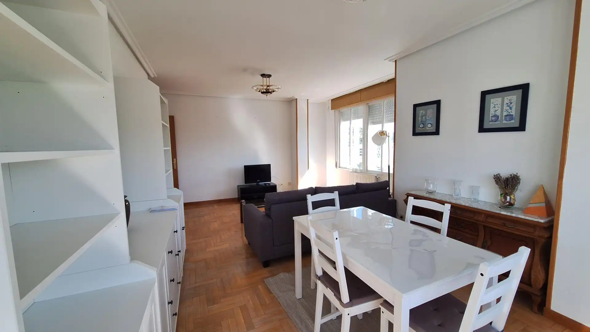 Sala de estar de Piso de alquiler en Burgos con Calefacción