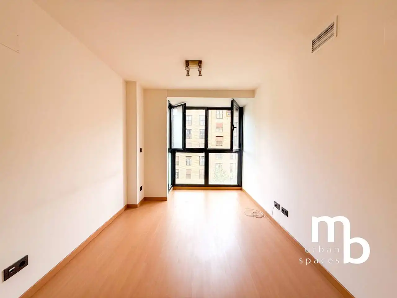 Living room of Flat for rent in Madrid  with Air Conditioner, Heating and Swimming Pool
