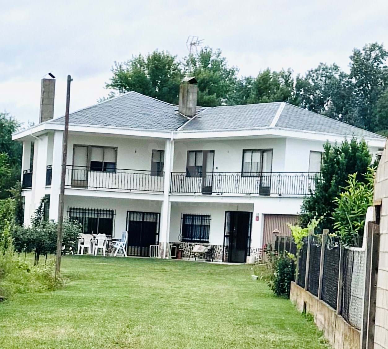 Vista exterior de Casa o chalet en venta en Chozas de Abajo