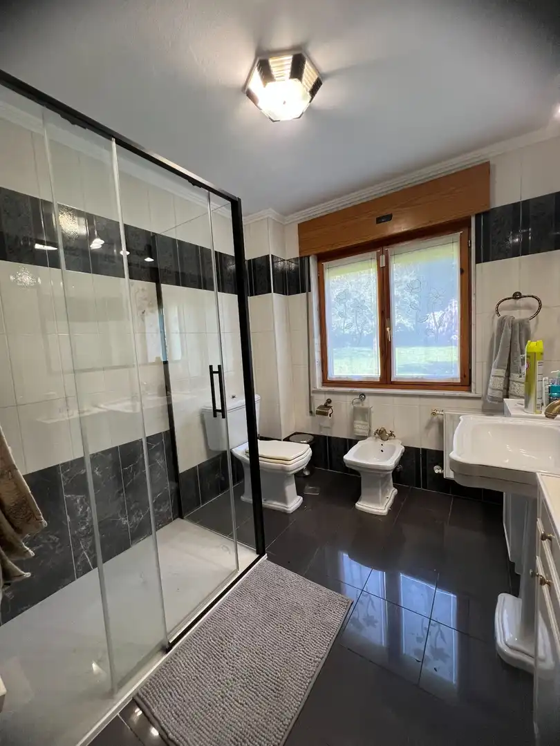 Baño de Casa o chalet en venta en Cangas de Onís con Calefacción, Jardín privado y Amueblado