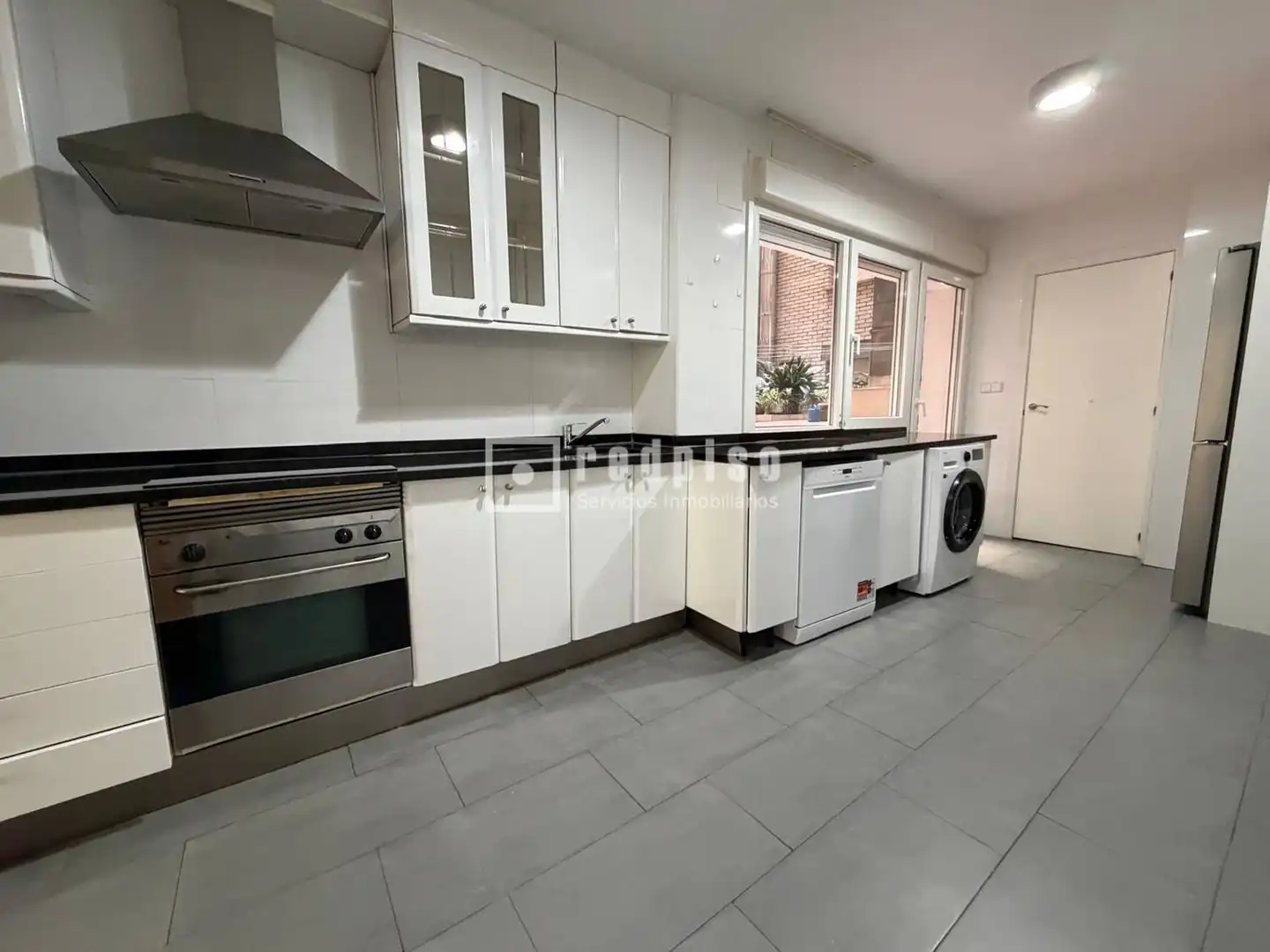 Kitchen of Flat for rent in Madrid  with Air Conditioner, Parquet flooring and Terrace