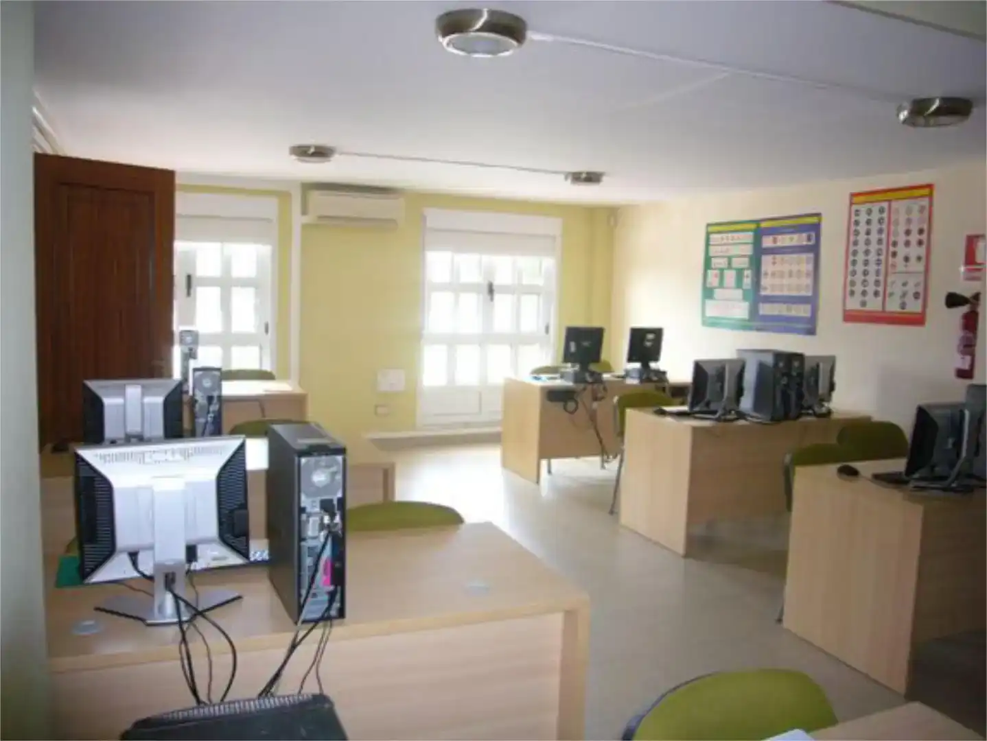 Local en venta en Cospeito con Aire acondicionado y Amueblado