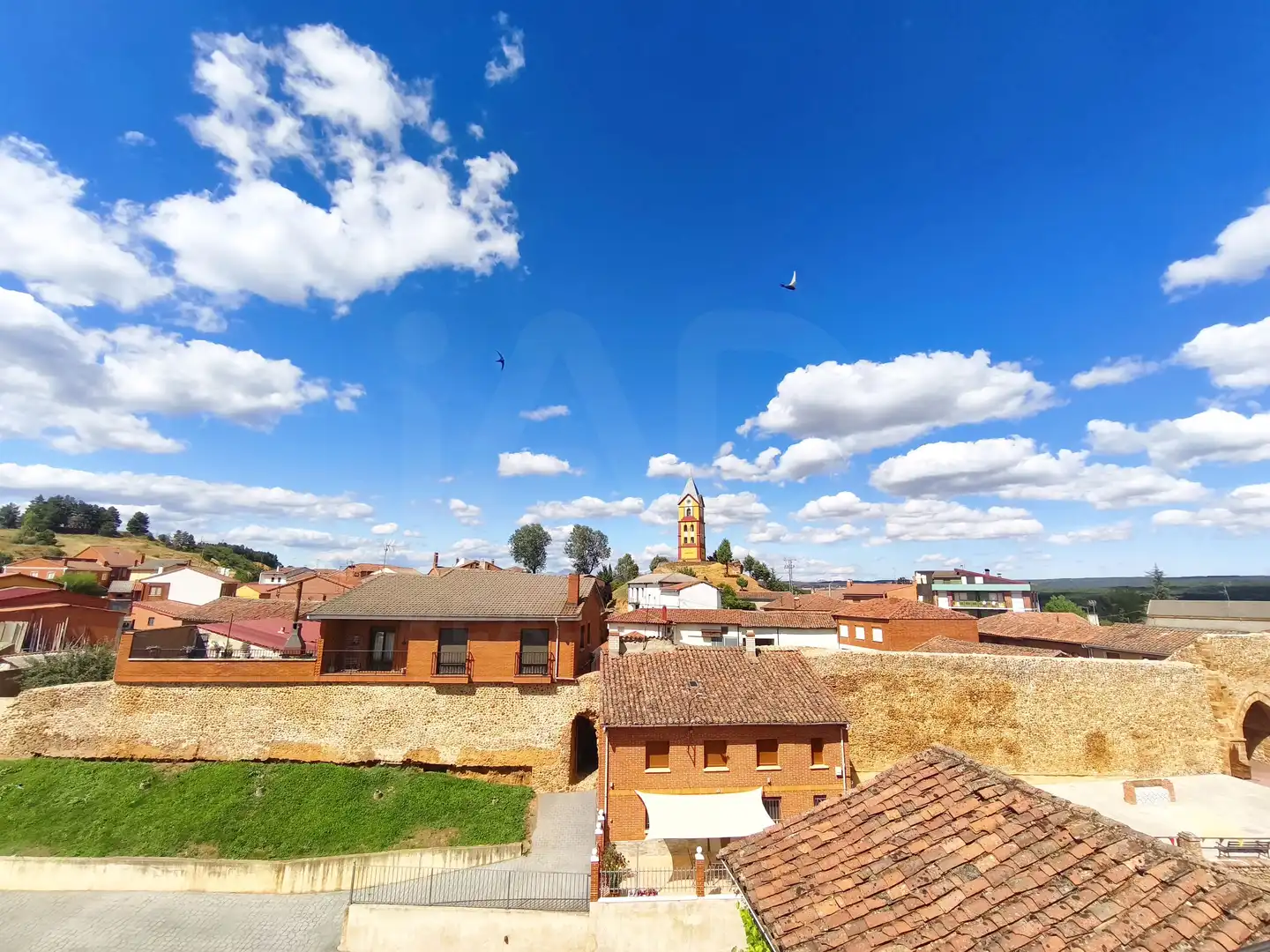 Vista exterior de Piso en venta en Almanza con Calefacción
