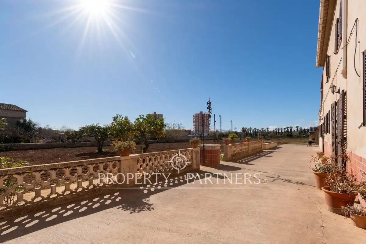 Vista exterior de Casa o xalet en venda en  Palma de Mallorca amb Aire condicionat, Calefacció i Jardí privat
