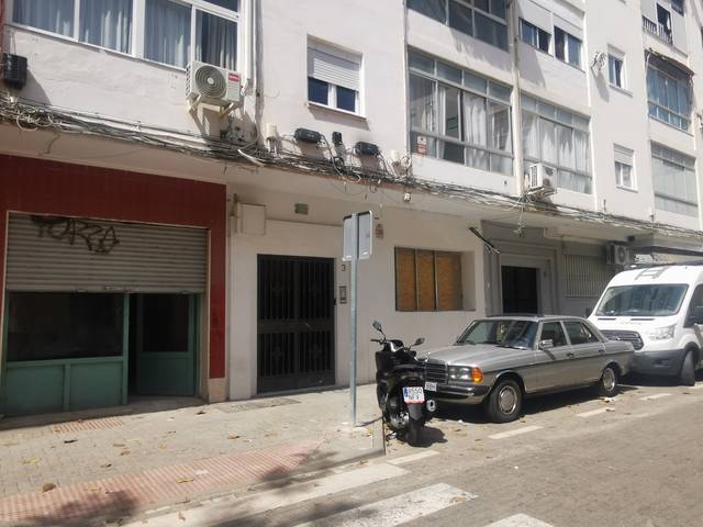 Local comercial en Alquiler en Calle Álvaro de Bazán en Perchel Norte