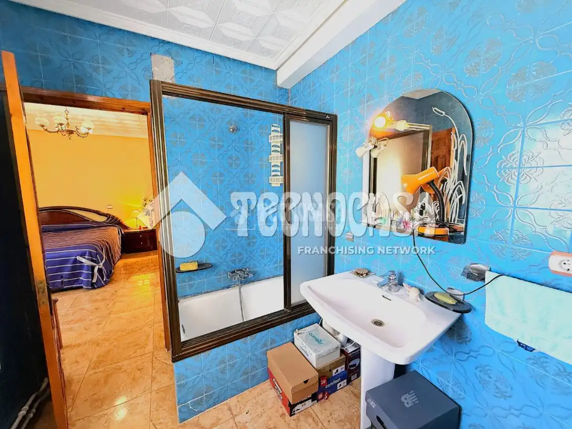 Baño de Casa o chalet en venta en Torrejoncillo del Rey con Aire acondicionado, Calefacción y Jardín privado