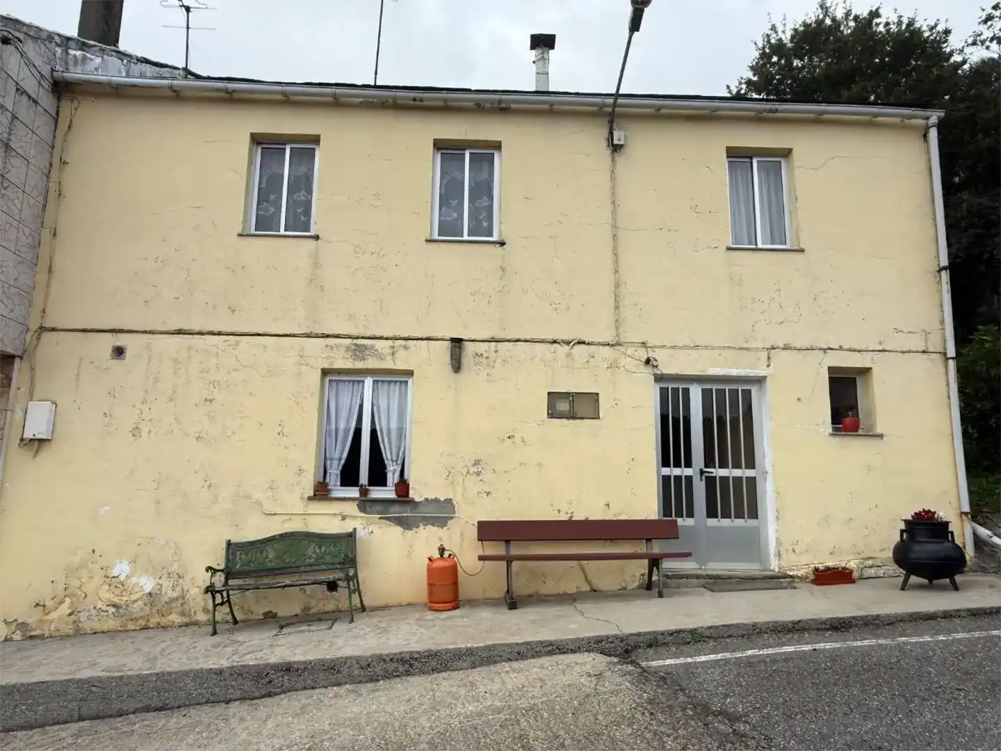 Exterior view of Houses for sale in As Pontes de García Rodríguez 