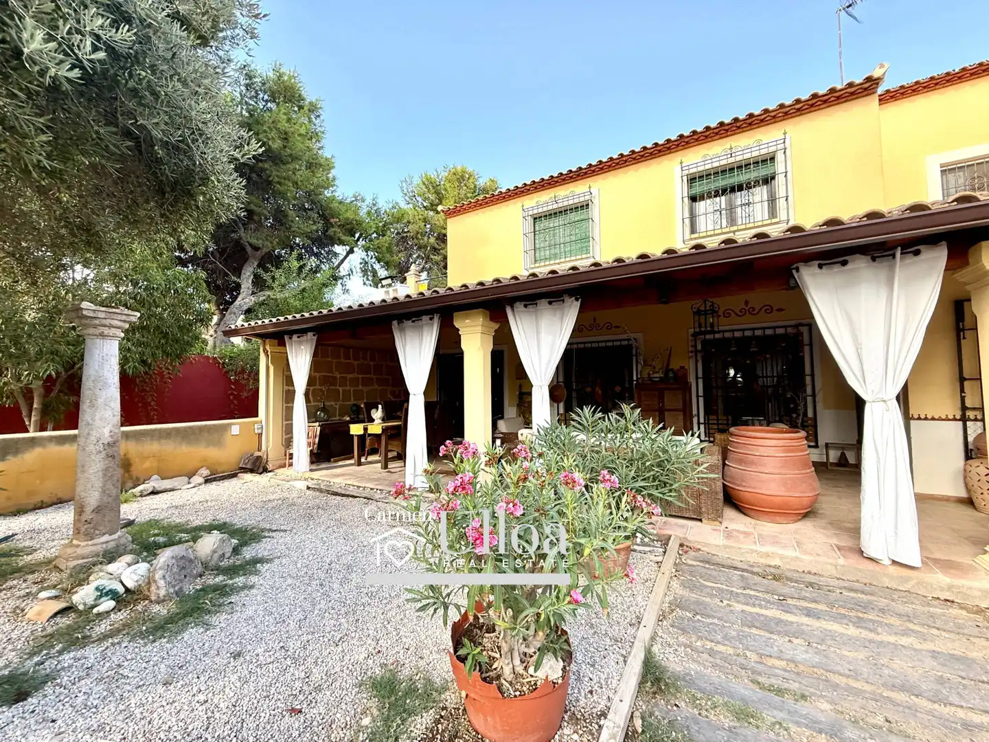 Vista exterior de Casa o xalet en venda en Alicante / Alacant amb Jardí privat, Terrassa i Traster