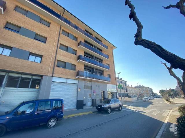 Local comercial en Venta en Francesc Macià en Cervera